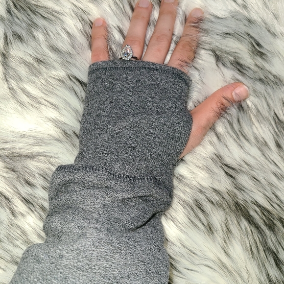 🔴SOLD🔴Calvin Klein performance hoodie - Picture 4 of 5